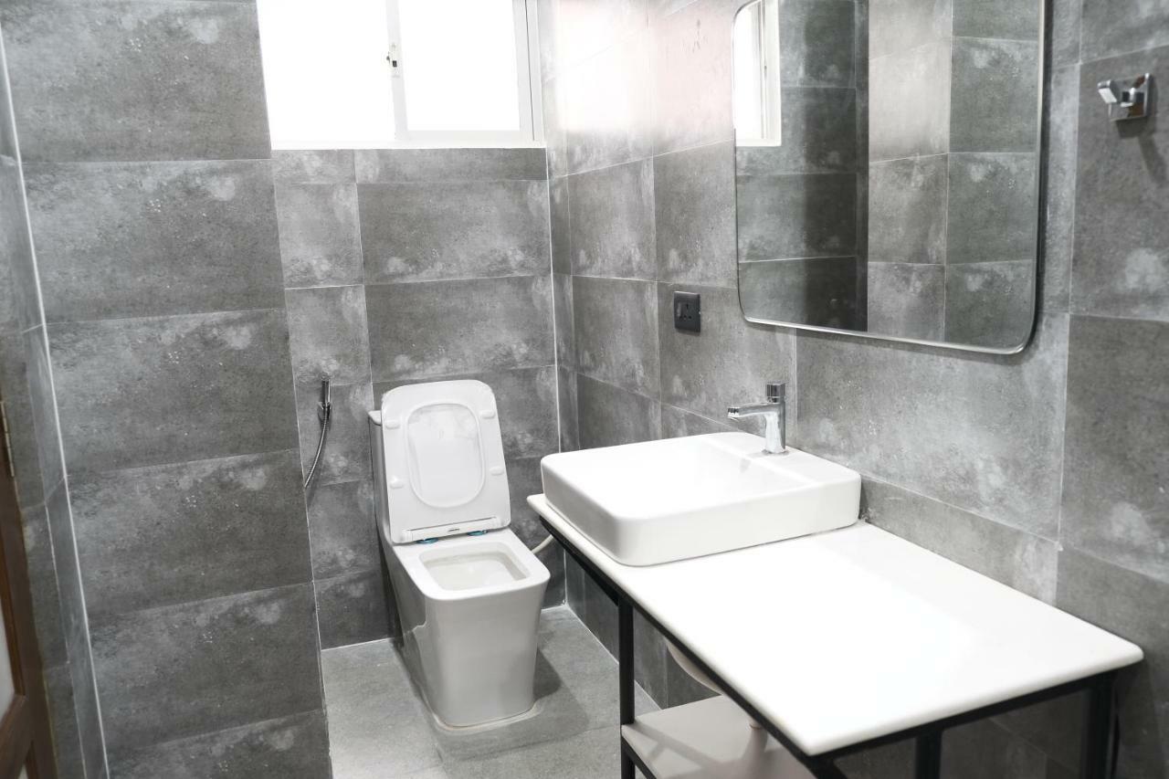 Magen Apartment Imphal Bagian luar foto